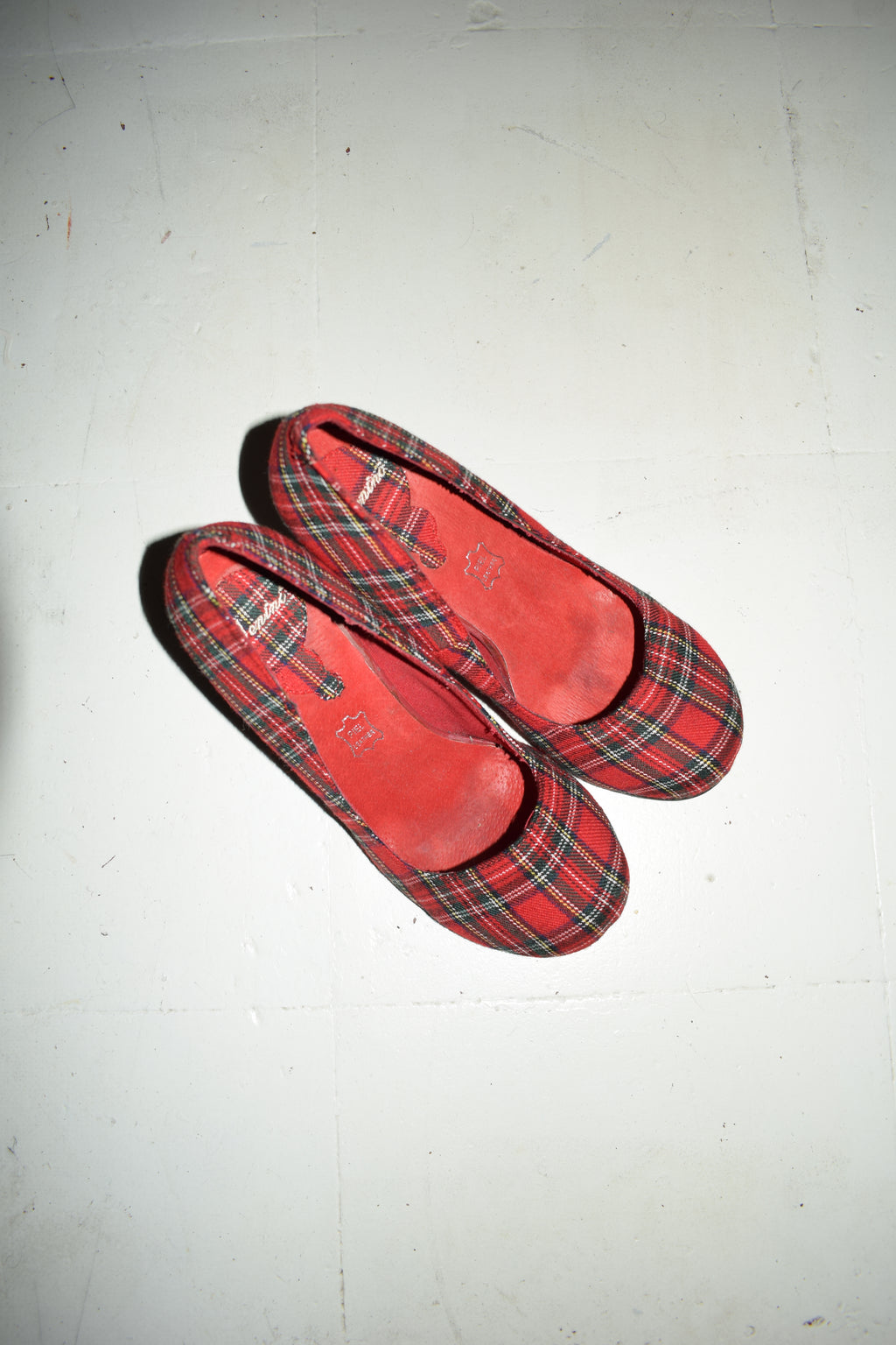 RED ROUND TOE TARTAN PUMPS