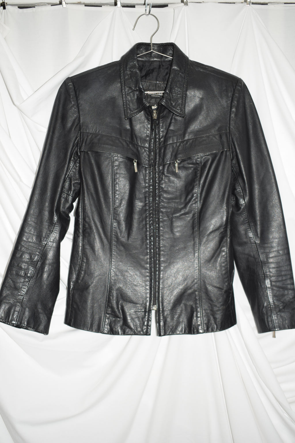 VINTAGE BLACK LEATHER JACKET