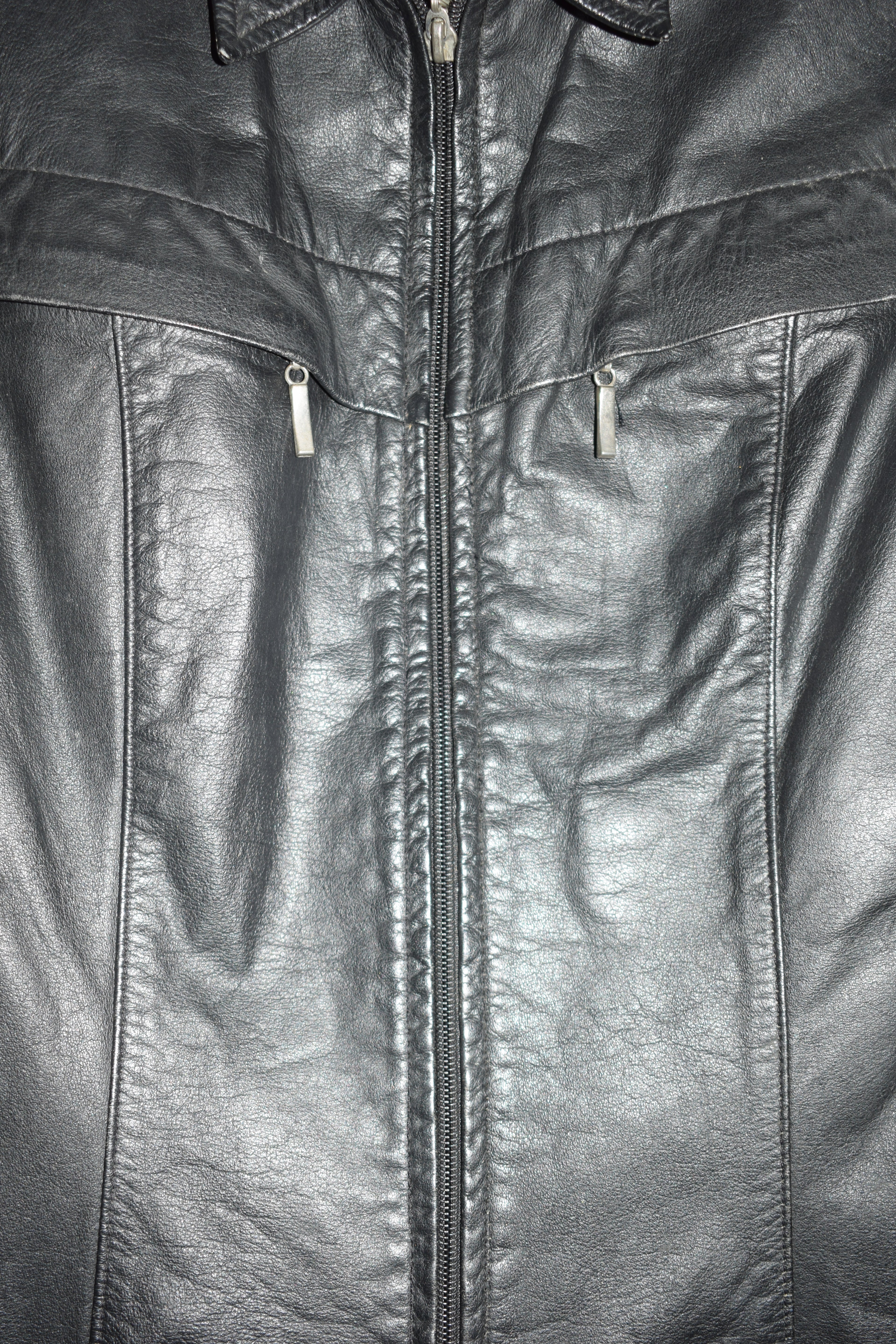 VINTAGE BLACK LEATHER JACKET