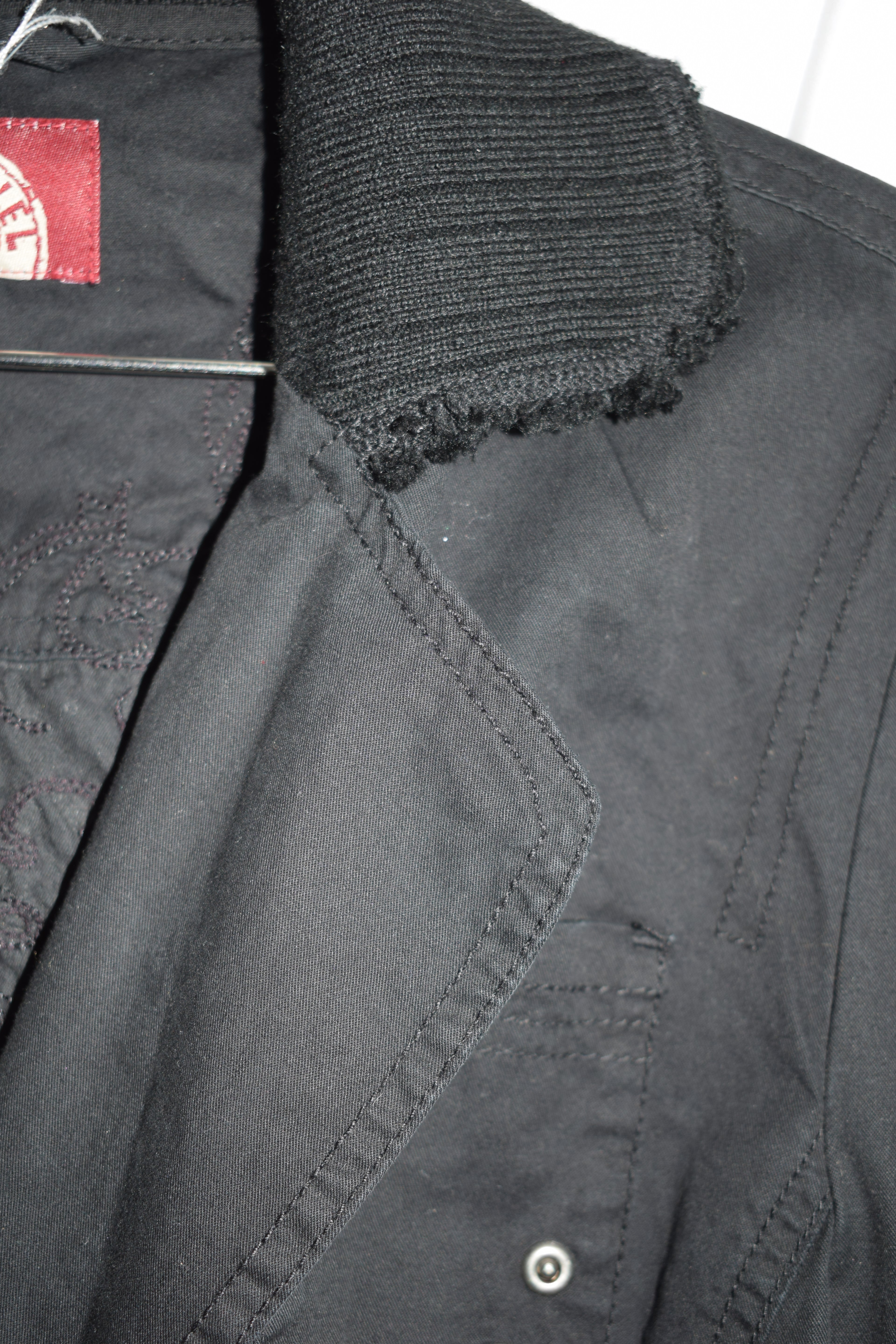 BLAZER-STYLE LIGHTWEIGHT BLACK JACKET