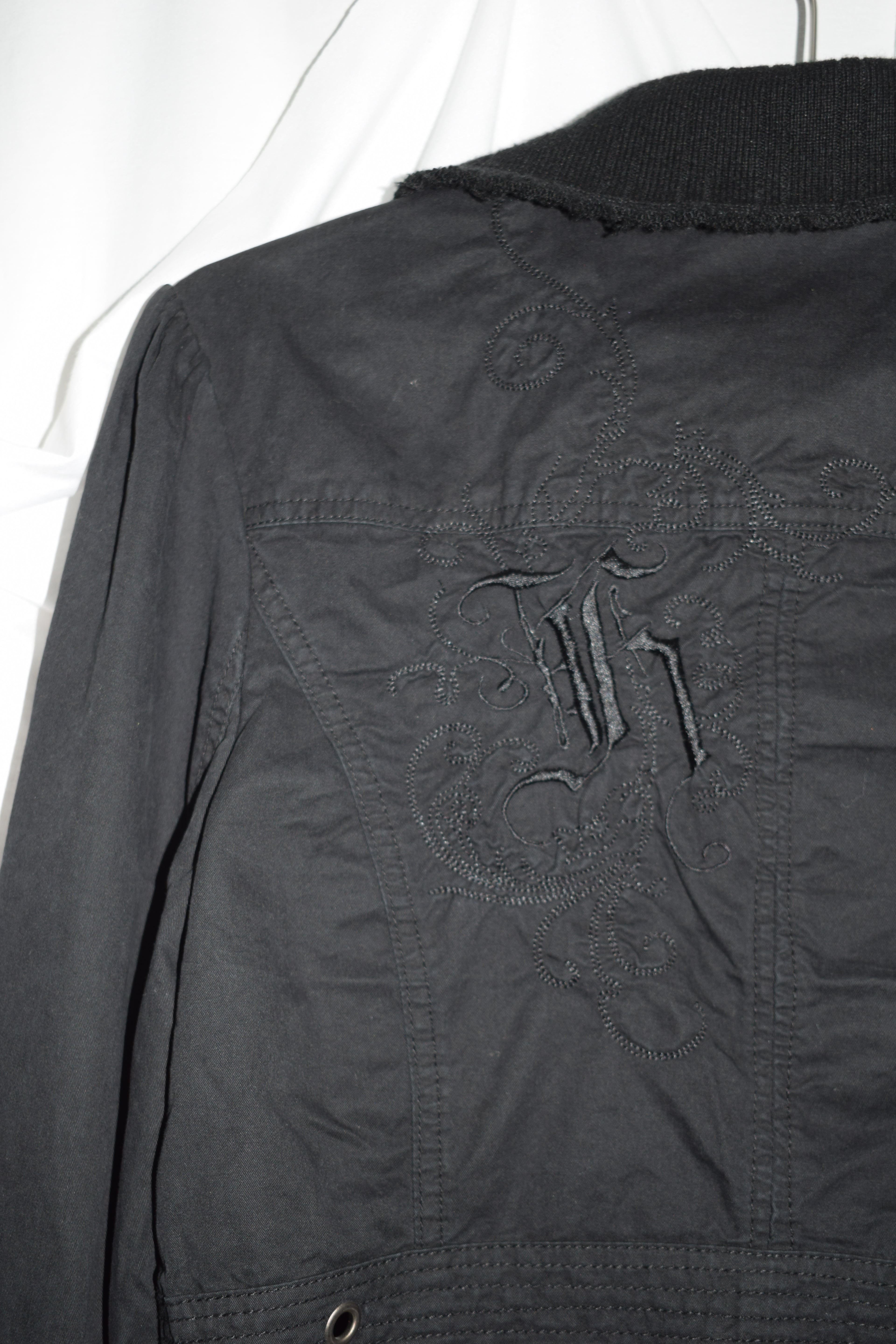 BLAZER-STYLE LIGHTWEIGHT BLACK JACKET