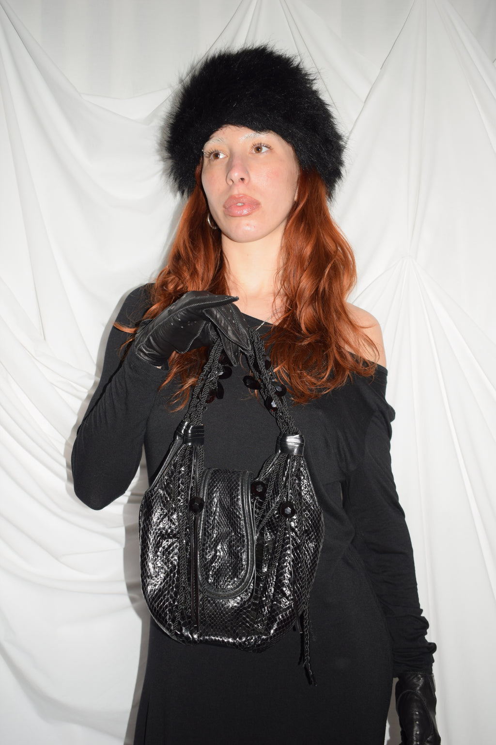 BLACK SNAKESKIN TEXTURED SHOULDER BAG