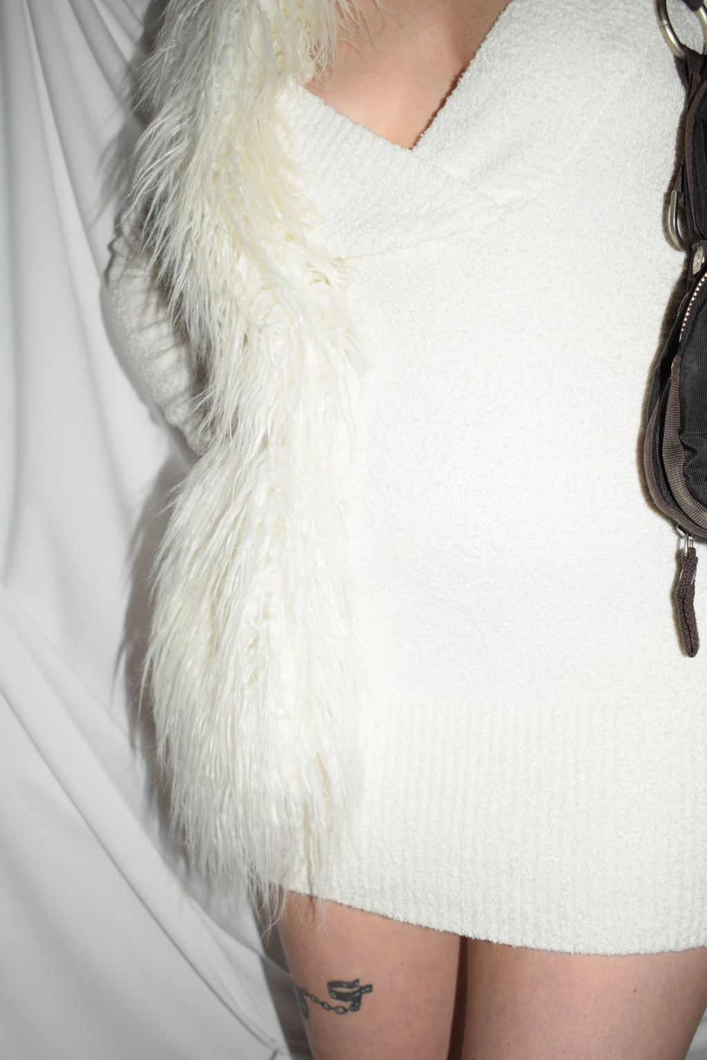 WHITE HEAVY KINT LONGSLEEVE DRESS