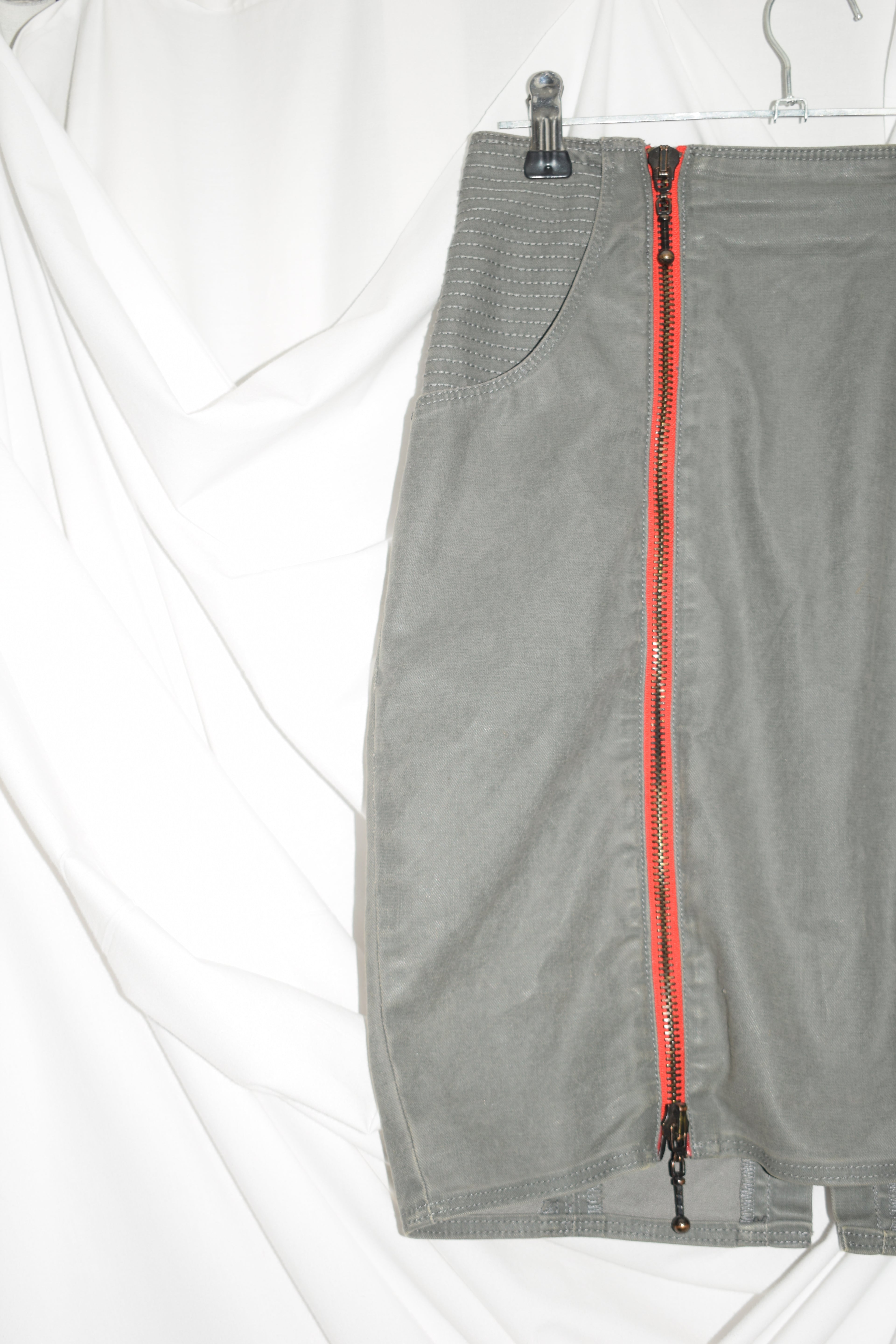 RED ZIP WRANGLER SKIRT