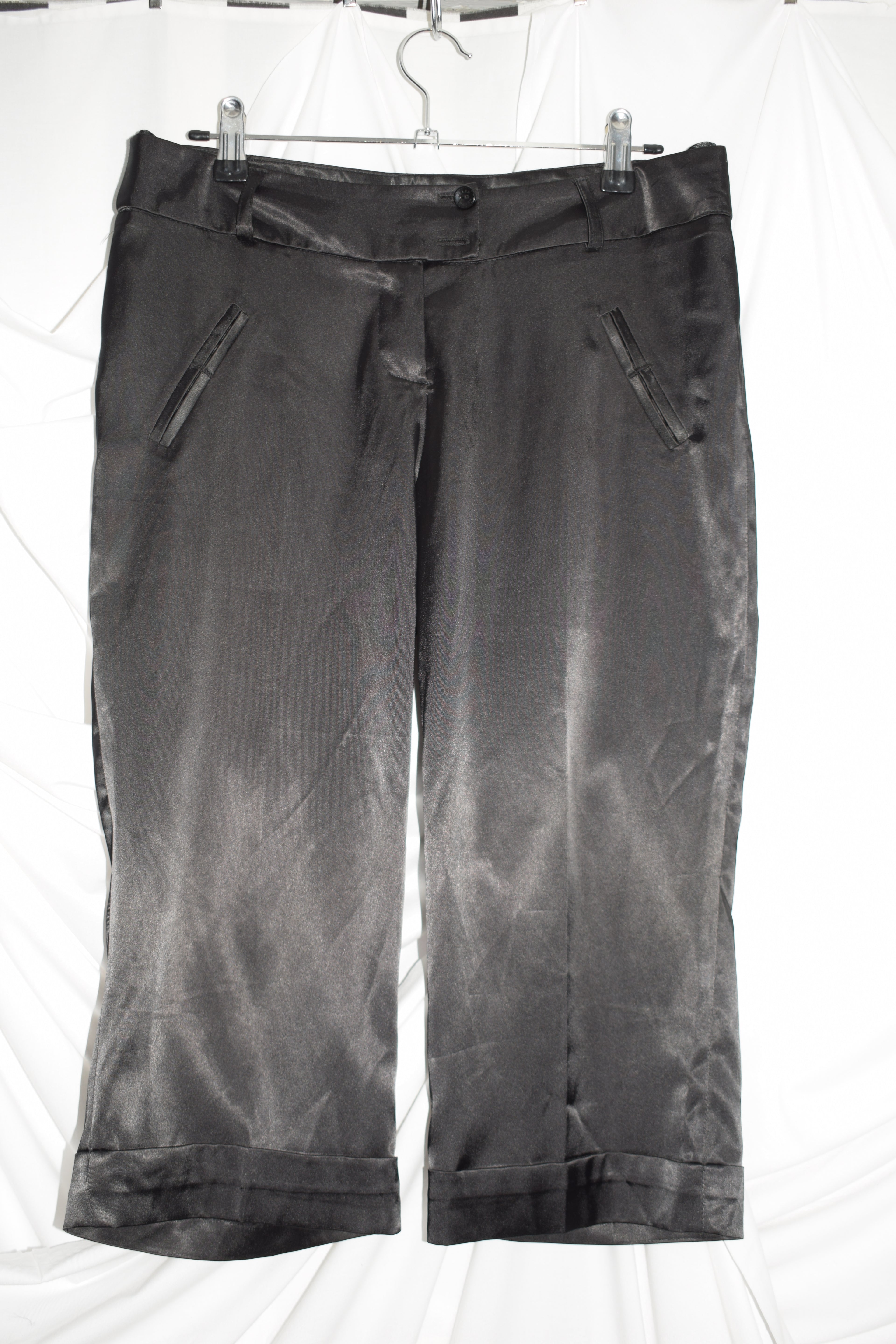 BLACK SATIN 3/4 TROUSERS