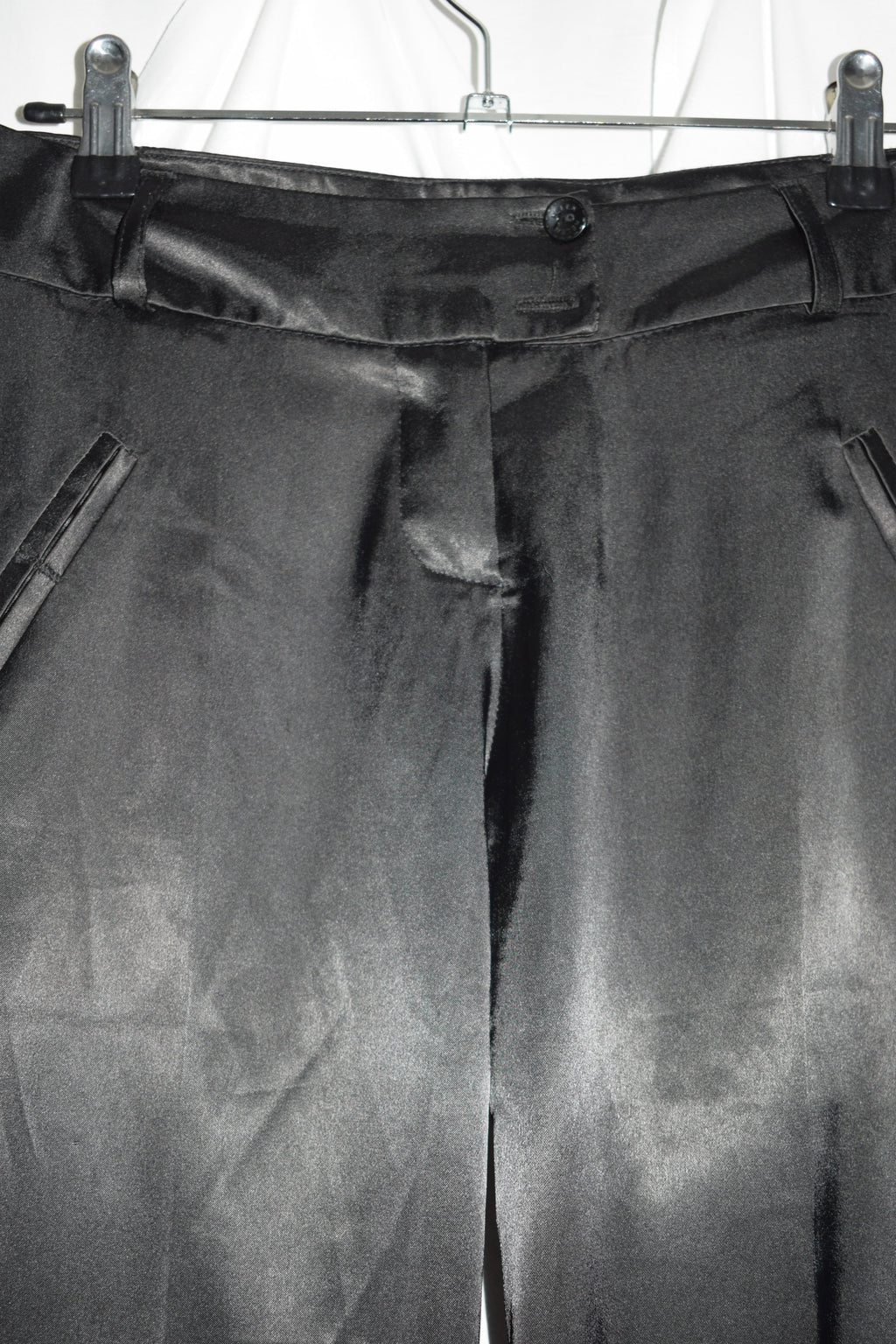 BLACK SATIN 3/4 TROUSERS