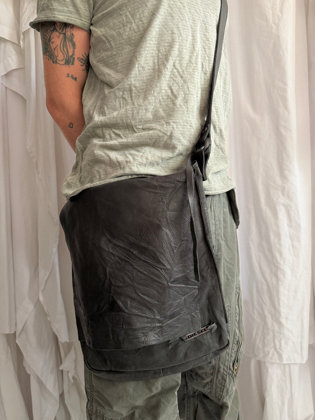 DIESEL BLACK LEATHER CROSSBODY BAG