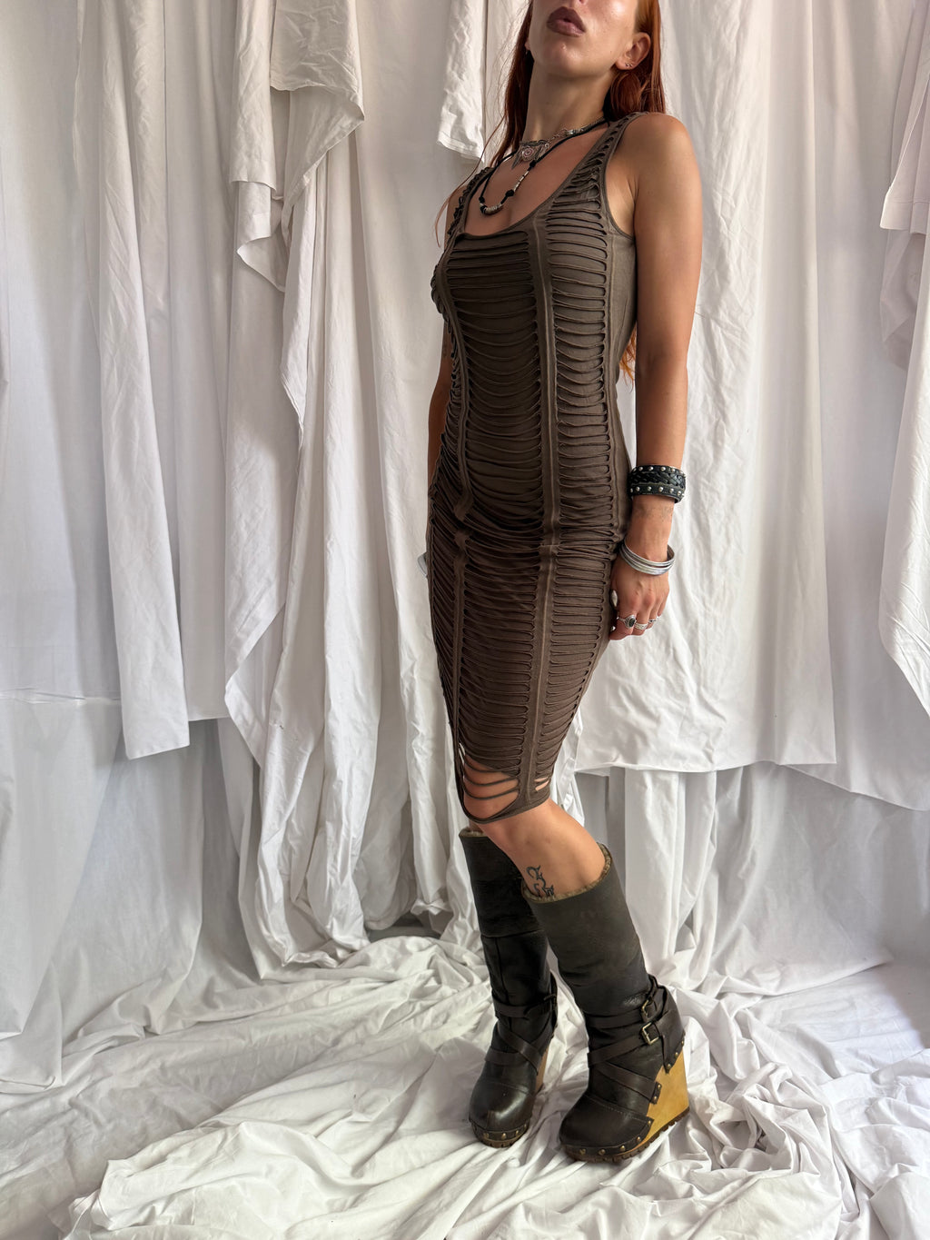 BROWN RUCHED MIDI DRESS