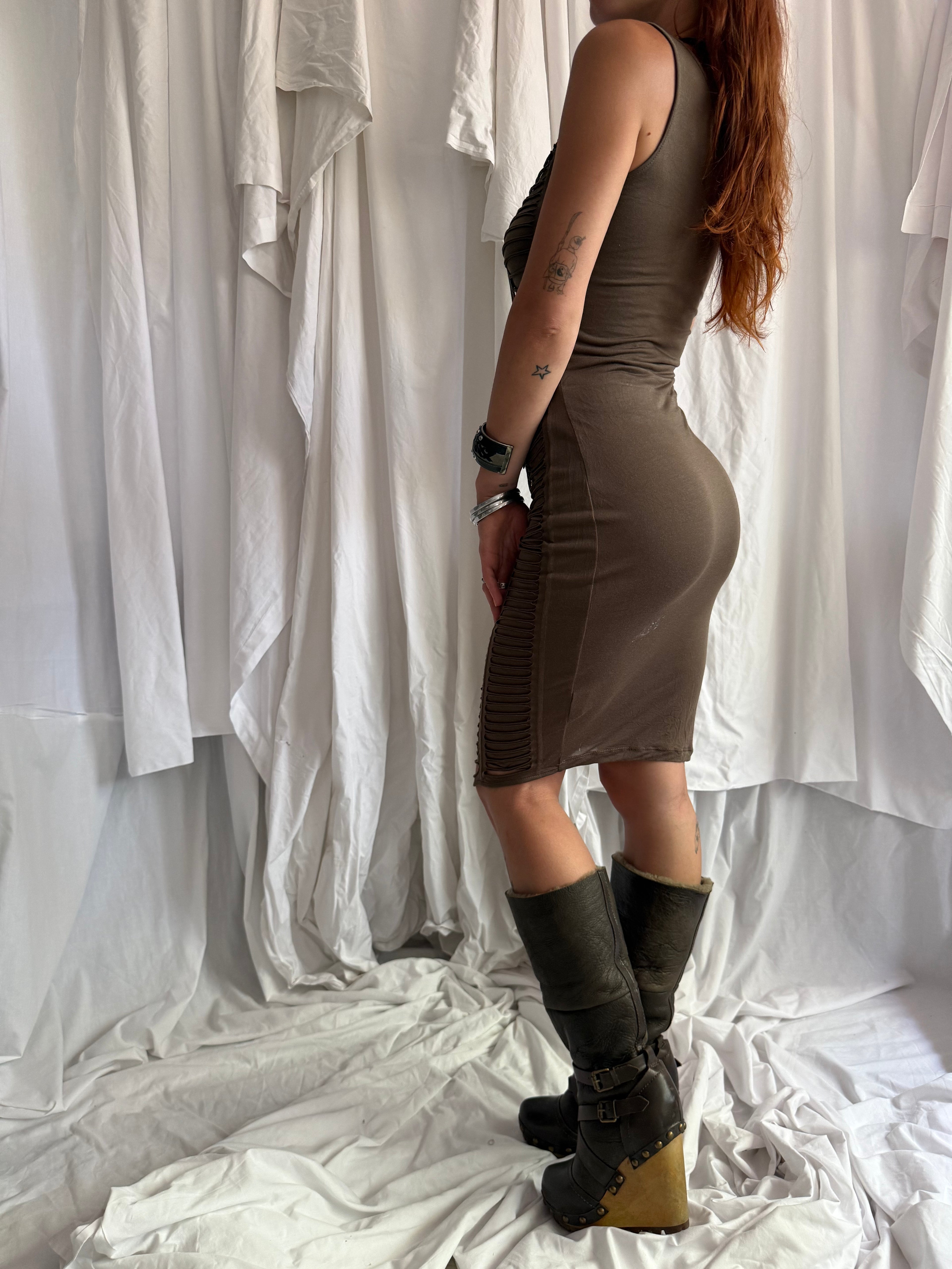 BROWN RUCHED MIDI DRESS