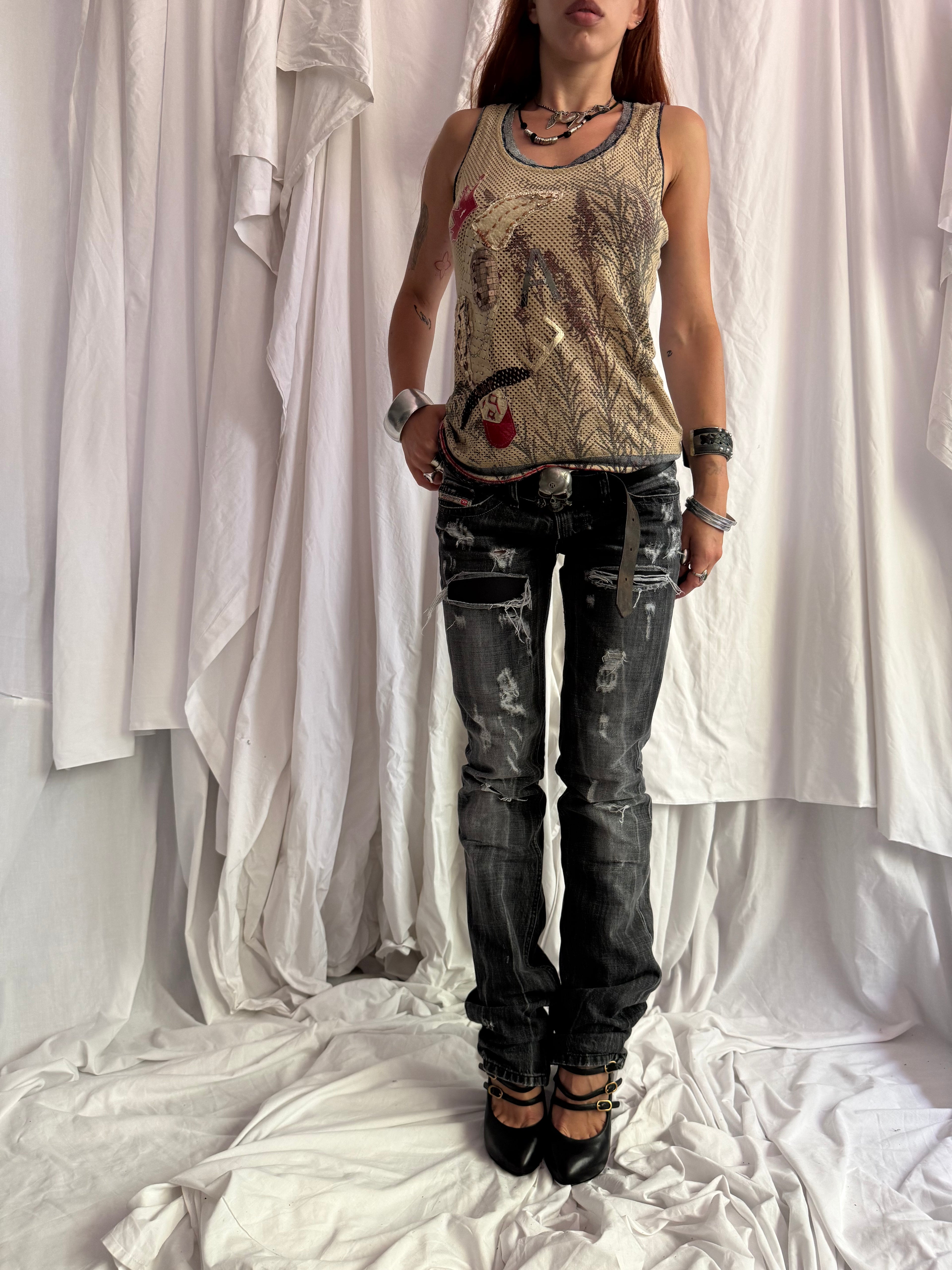 GRAPHIC MESH TANK TOP