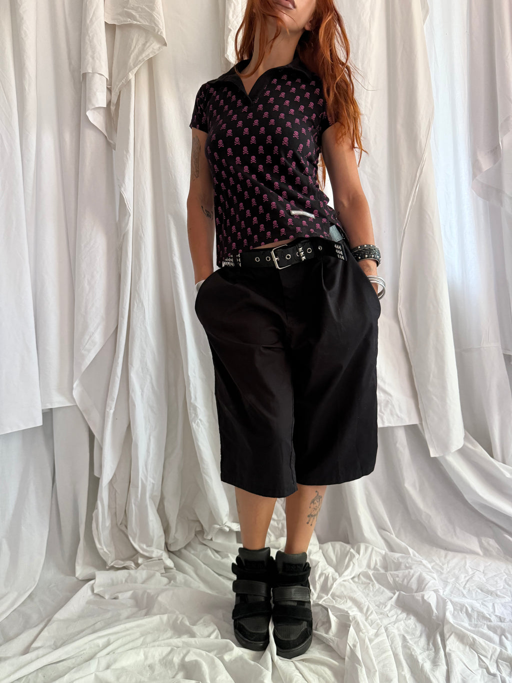 BLACK PINK SKULL PRINT POLO TOP