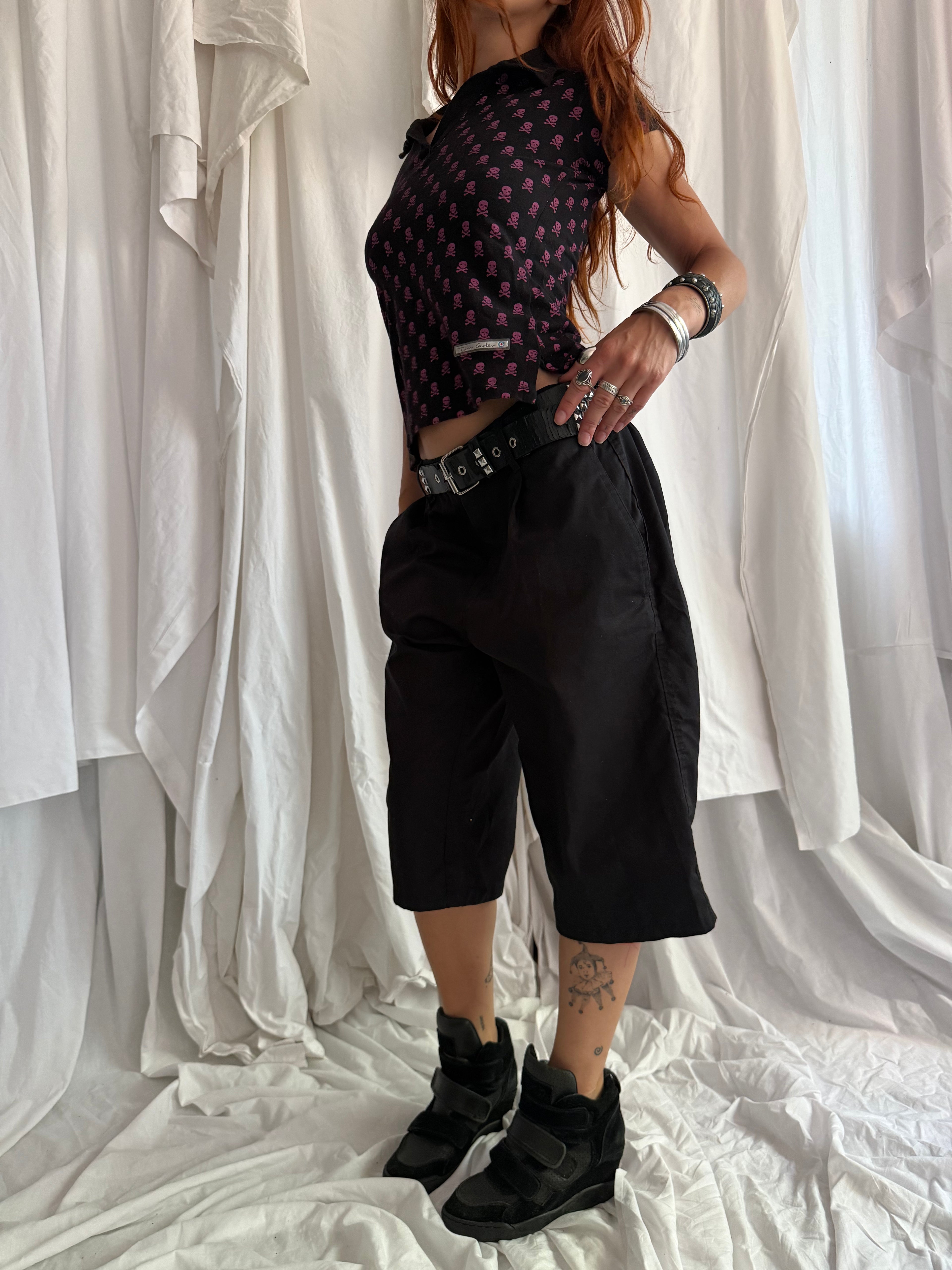 BLACK PINK SKULL PRINT POLO TOP