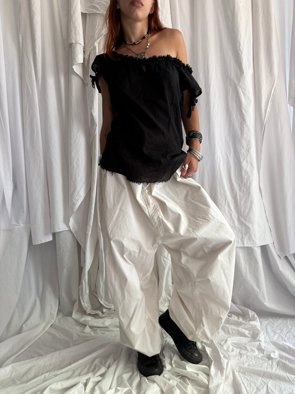 BLACK RAW HEM BLOUSE