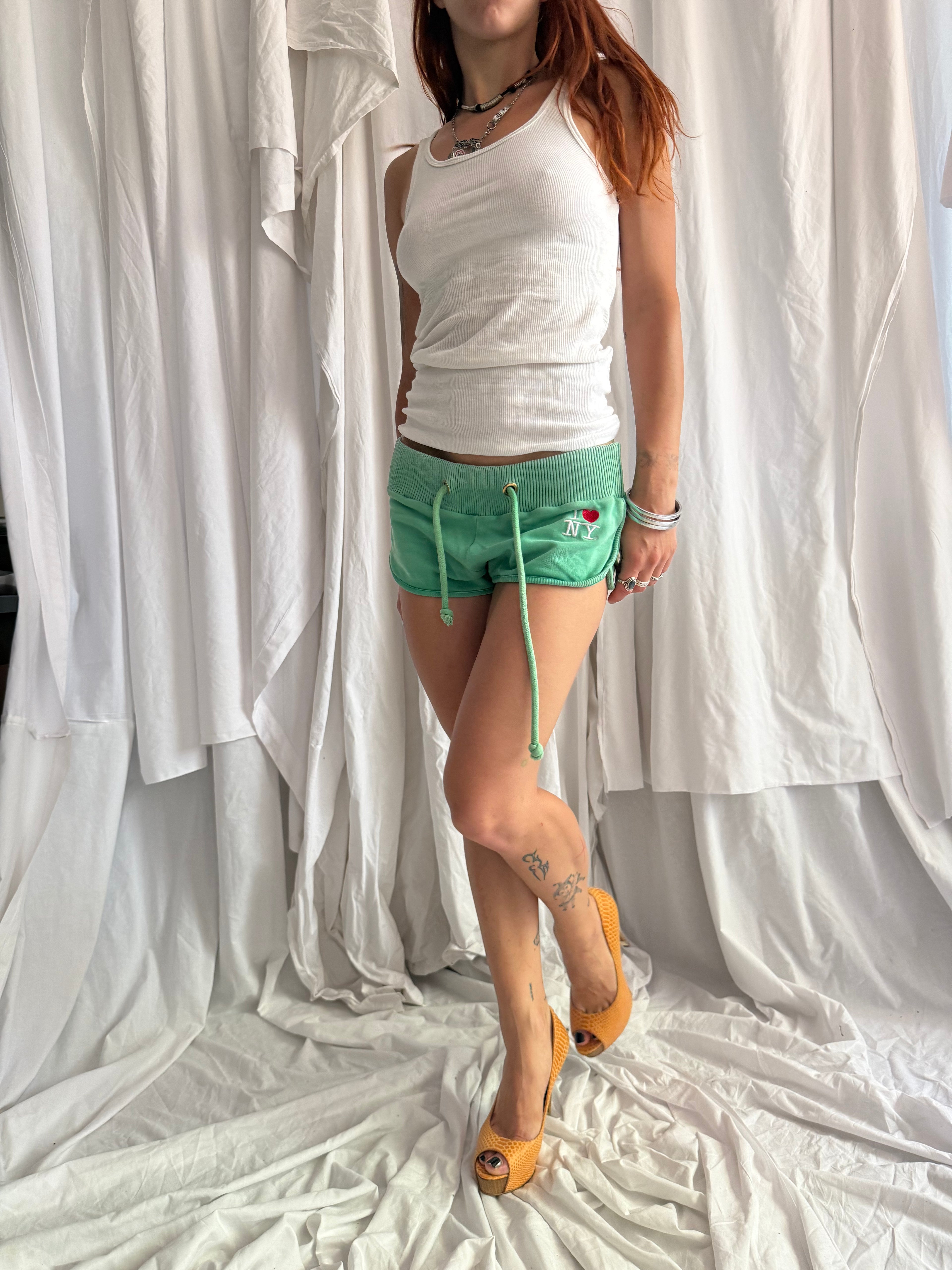 I <3 NY GREEN LOW-RISE SHORTS