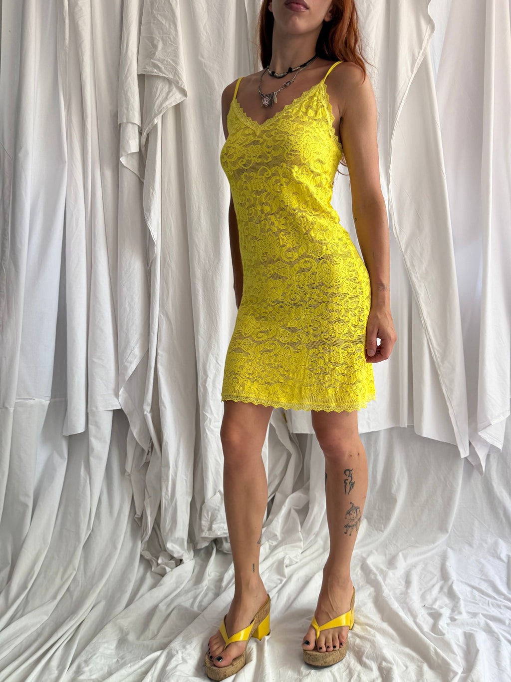 YELLOW FLORAL LACE BODYCON MINI DRESS
